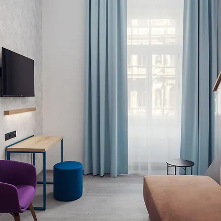 Ea Moment Self Check-in Hotel